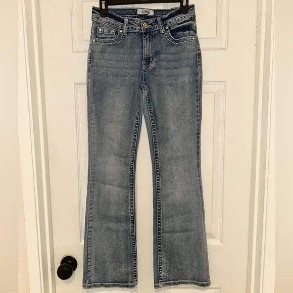 Telepatía Women's Flare Light Denim Jeans With Rhinestone Design Pockets - Picture 4 of 6